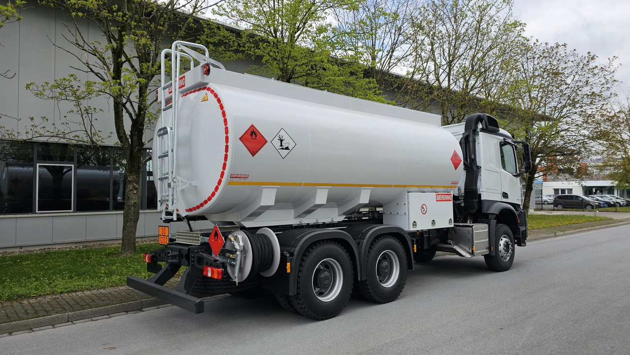 MERCEDES-BENZ Actros 3340 ADR Euro 3 - Tank truck: picture 3 MERCEDES-BENZ Actros 3340 ADR Euro 3 - Tank truck: picture 3