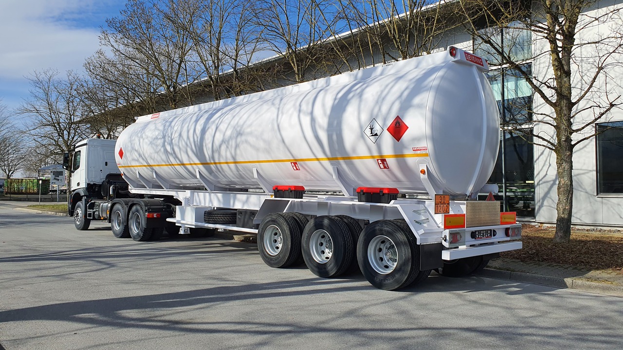Sievering 40000 LITRE ADR FUEL TANK SEMI-TRAILER FOR MERCEDES ACTROS - Tank semi-trailer: picture 3 Sievering 40000 LITRE ADR FUEL TANK SEMI-TRAILER FOR MERCEDES ACTROS - Tank semi-trailer: picture 3