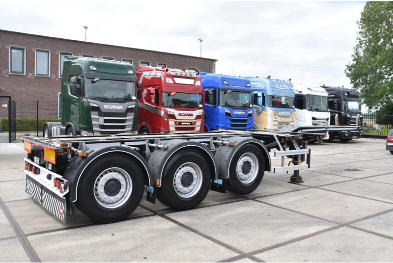 D-Tec FT VCC-01 - SAF AXLES - LIFT AXLE - DISC BRAKES - 3 x EXTENDABLE - TOP CONDITION - - Container transporter/ Swap body semi-trailer: picture 2 D-Tec FT VCC-01 - SAF AXLES - LIFT AXLE - DISC BRAKES - 3 x EXTENDABLE - TOP CONDITION - - Container transporter/ Swap body semi-trailer: picture 2