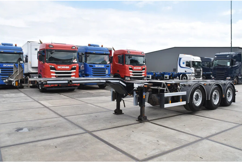 D-Tec FT VCC-01 - SAF AXLES - LIFT AXLE - DISC BRAKES - 3 x EXTENDABLE - TOP CONDITION - - Container transporter/ Swap body semi-trailer: picture 5 D-Tec FT VCC-01 - SAF AXLES - LIFT AXLE - DISC BRAKES - 3 x EXTENDABLE - TOP CONDITION - - Container transporter/ Swap body semi-trailer: picture 5