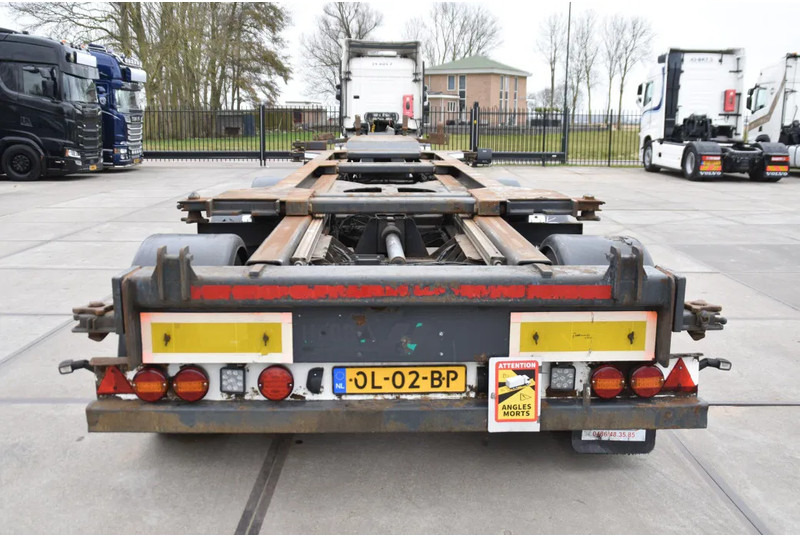 Renders ROC 16.30 - LIFT AXLE - BPW AXLES - DISC BRAKES - GOOD CONDITION - - Container transporter/ Swap body semi-trailer: picture 3 Renders ROC 16.30 - LIFT AXLE - BPW AXLES - DISC BRAKES - GOOD CONDITION - - Container transporter/ Swap body semi-trailer: picture 3