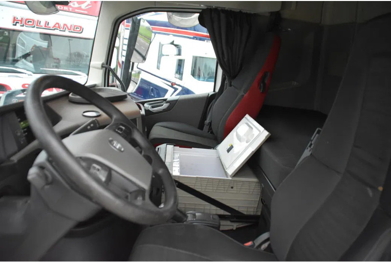 Volvo FH 460 Globe 4x2 - FULL AIR - 628 TKM - HYDRAULIC SYSTEM - PTO - NAVI - 2 x FUEL TANKS - - Tractor unit: picture 5 Volvo FH 460 Globe 4x2 - FULL AIR - 628 TKM - HYDRAULIC SYSTEM - PTO - NAVI - 2 x FUEL TANKS - - Tractor unit: picture 5