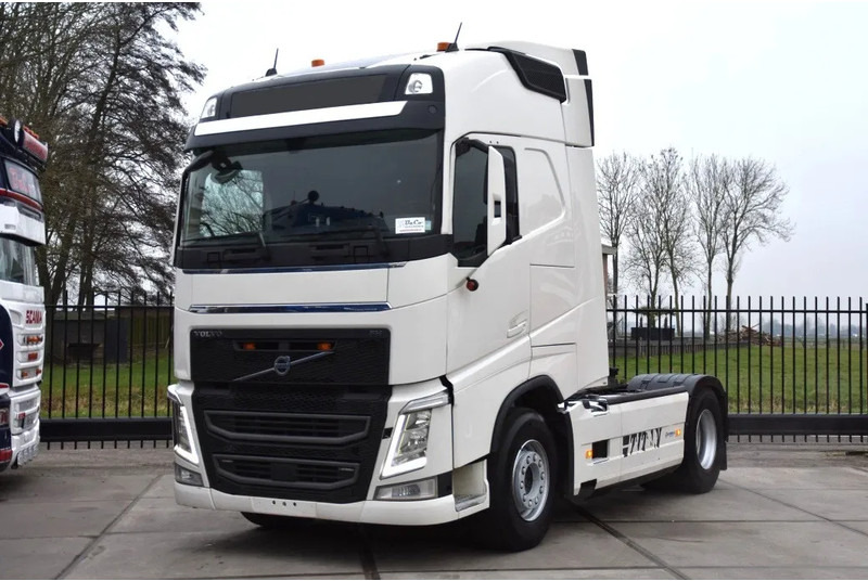 Volvo FH 460 Globe 4x2 - FULL AIR - 628 TKM - HYDRAULIC SYSTEM - PTO - NAVI - 2 x FUEL TANKS - - Tractor unit: picture 2 Volvo FH 460 Globe 4x2 - FULL AIR - 628 TKM - HYDRAULIC SYSTEM - PTO - NAVI - 2 x FUEL TANKS - - Tractor unit: picture 2