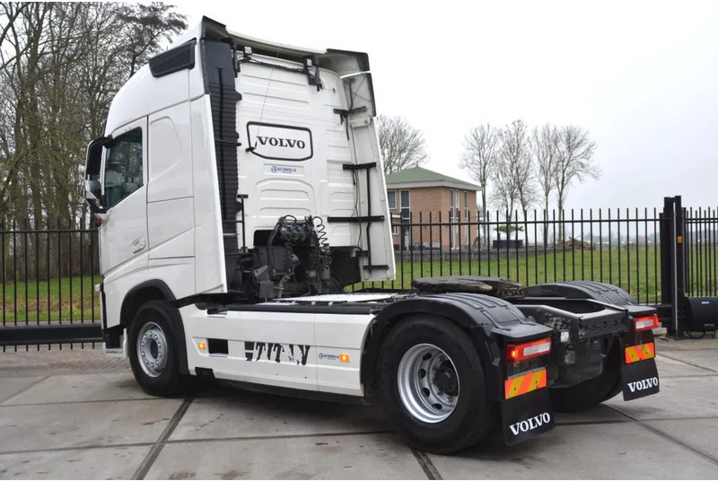 Volvo FH 460 Globe 4x2 - FULL AIR - 628 TKM - HYDRAULIC SYSTEM - PTO - NAVI - 2 x FUEL TANKS - - Tractor unit: picture 3 Volvo FH 460 Globe 4x2 - FULL AIR - 628 TKM - HYDRAULIC SYSTEM - PTO - NAVI - 2 x FUEL TANKS - - Tractor unit: picture 3