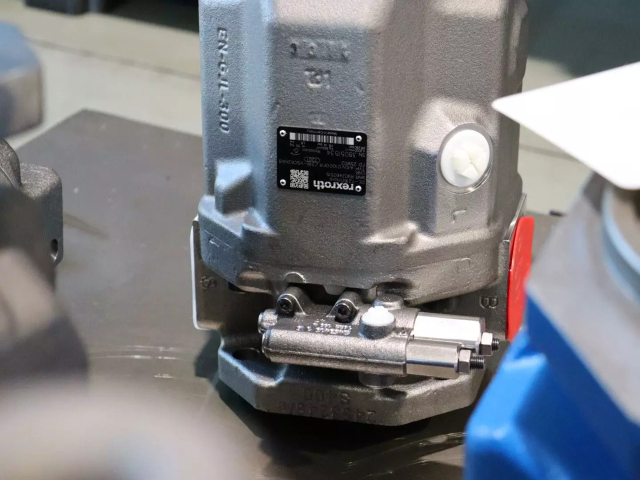 REXROTH A10VO100DFR/31R-VSC62K68 - Hydraulic pump for Material handling equipment: picture 3 REXROTH A10VO100DFR/31R-VSC62K68 - Hydraulic pump for Material handling equipment: picture 3