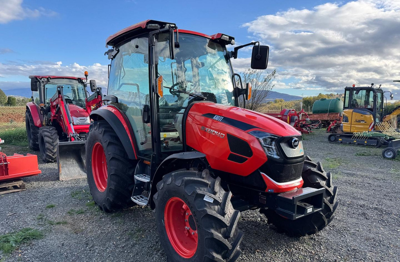 - Farm tractor: picture 3 - Farm tractor: picture 3