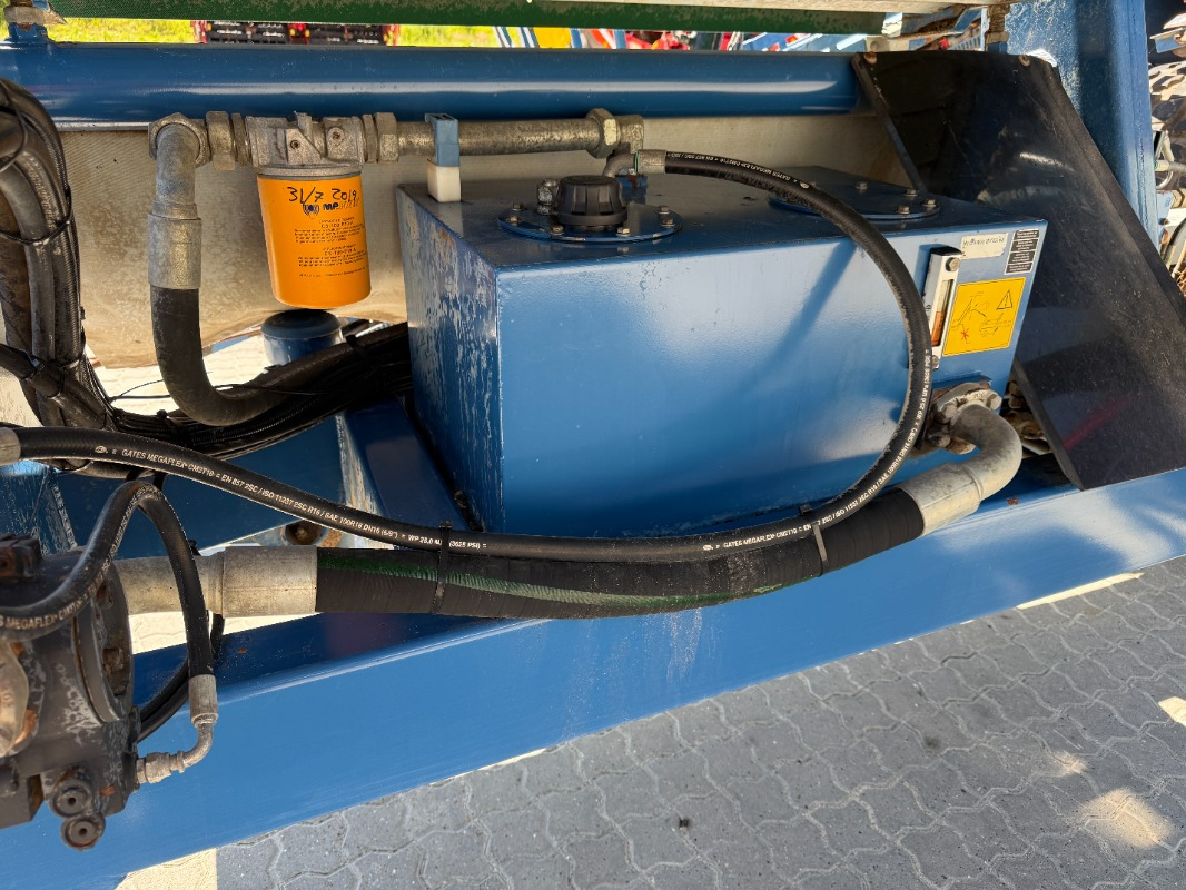 ASA-Lift T-130-B - Grape harvesting machine: picture 4 ASA-Lift T-130-B - Grape harvesting machine: picture 4