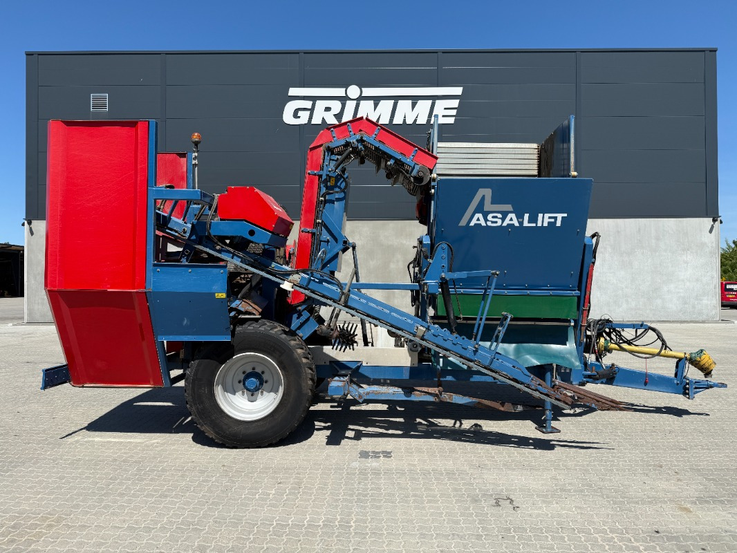 ASA-Lift T-130-B - Grape harvesting machine: picture 1 ASA-Lift T-130-B - Grape harvesting machine: picture 1