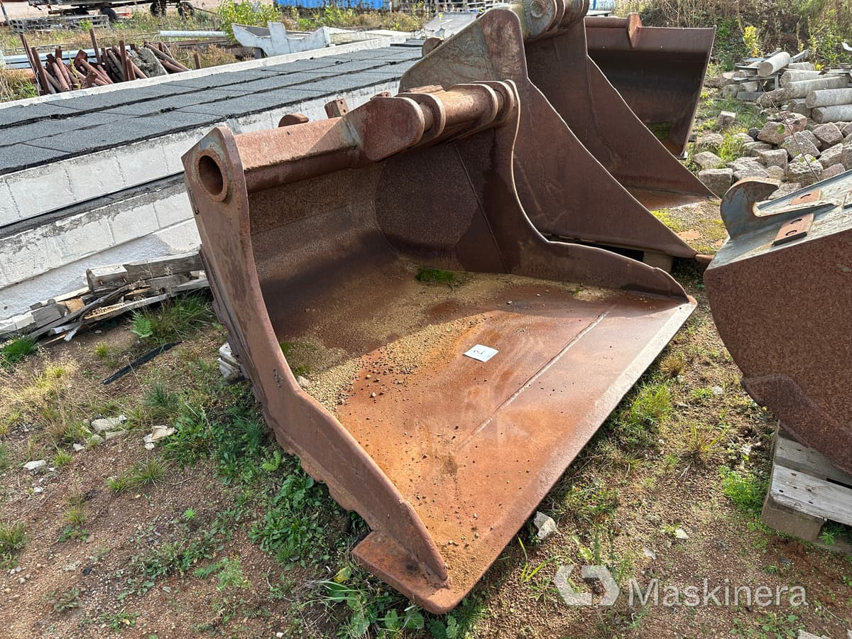 Andersson Attachments Planeringsskopa AA B27 - Loader bucket: picture 1 Andersson Attachments Planeringsskopa AA B27 - Loader bucket: picture 1