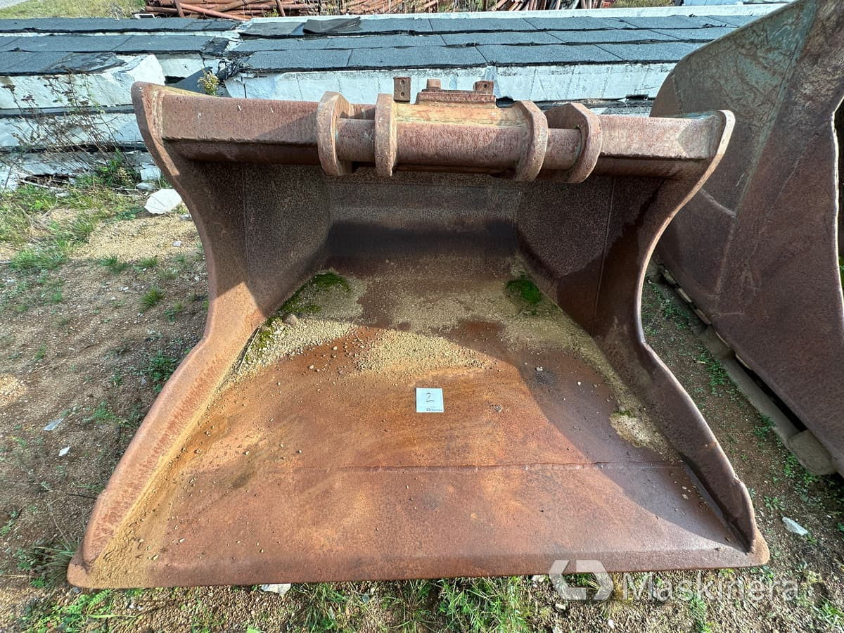 Andersson Attachments Planeringsskopa AA B27 - Loader bucket: picture 2 Andersson Attachments Planeringsskopa AA B27 - Loader bucket: picture 2