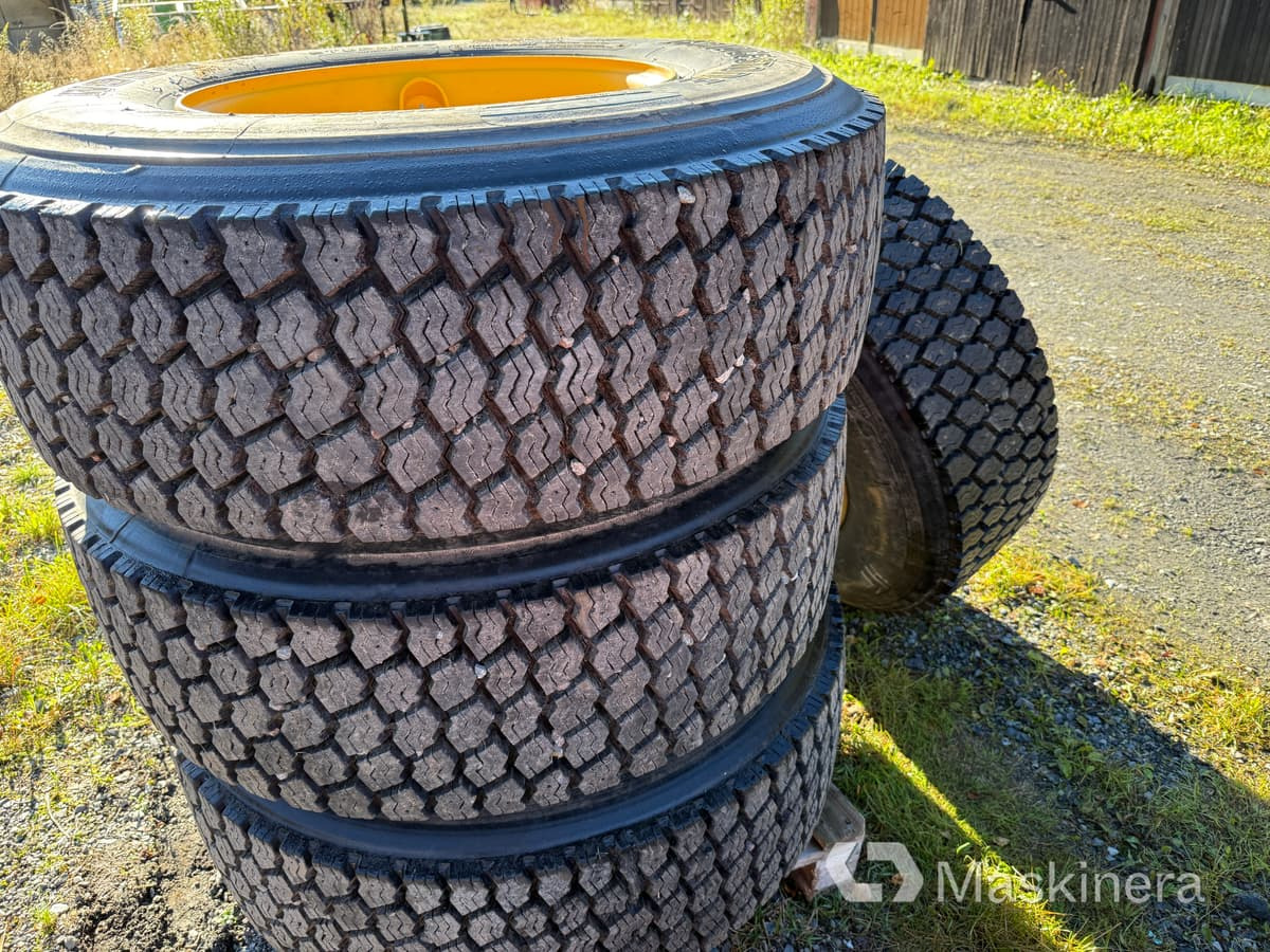 Bridgestone M788 Entreprenaddäck på fälg 385/65R22.5 - Wheel and tire package for Construction machinery: picture 4 Bridgestone M788 Entreprenaddäck på fälg 385/65R22.5 - Wheel and tire package for Construction machinery: picture 4