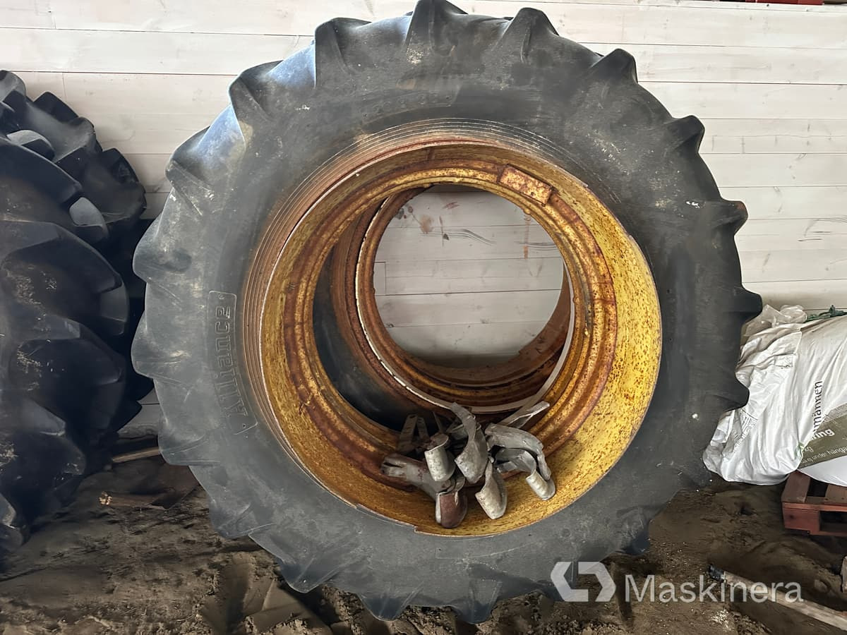 Dubbelmontage Alliance 20.8-38 - Wheel and tire package: picture 2 Dubbelmontage Alliance 20.8-38 - Wheel and tire package: picture 2