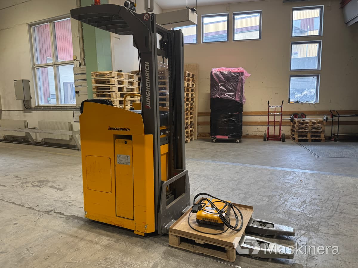 Eltruck Jungheinrich ESC214 - Stacker: picture 3 Eltruck Jungheinrich ESC214 - Stacker: picture 3