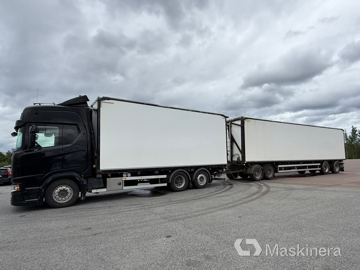 Flisekipage Scania R450 - Eksjövagnen FS 18-20 - Box truck: picture 1 Flisekipage Scania R450 - Eksjövagnen FS 18-20 - Box truck: picture 1