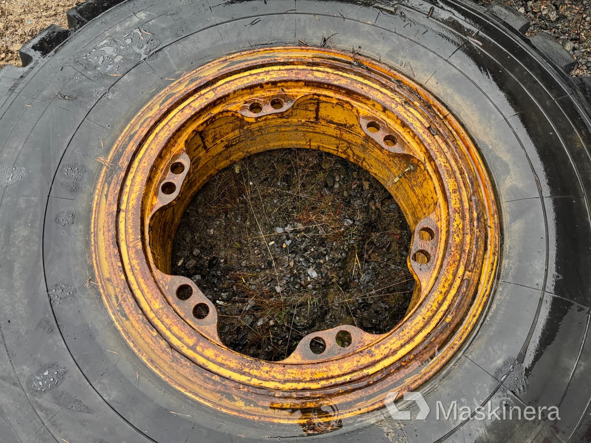Hjul Marangoni 18.00-33 MDT - Wheel and tire package for Construction machinery: picture 5 Hjul Marangoni 18.00-33 MDT - Wheel and tire package for Construction machinery: picture 5