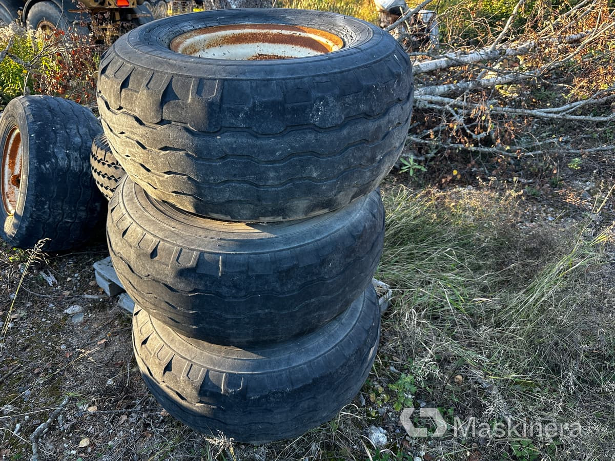 Nokia 14.0/65-16 Däck med Fälg 4 st 14.0/65-16 - Wheel and tire package for Construction machinery: picture 1 Nokia 14.0/65-16 Däck med Fälg 4 st 14.0/65-16 - Wheel and tire package for Construction machinery: picture 1