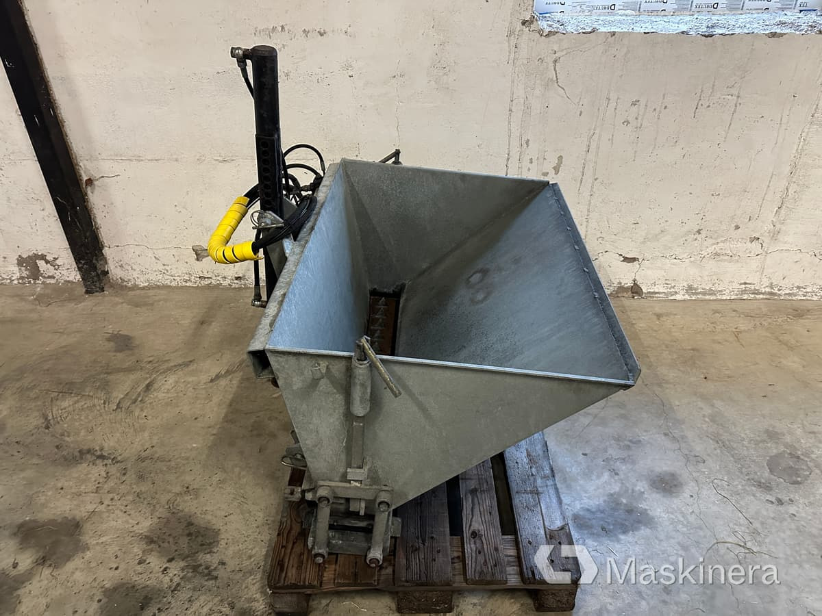 P.Olssons LSS300 Sandspridare P.Olssons - Sand/ Salt spreader: picture 2 P.Olssons LSS300 Sandspridare P.Olssons - Sand/ Salt spreader: picture 2