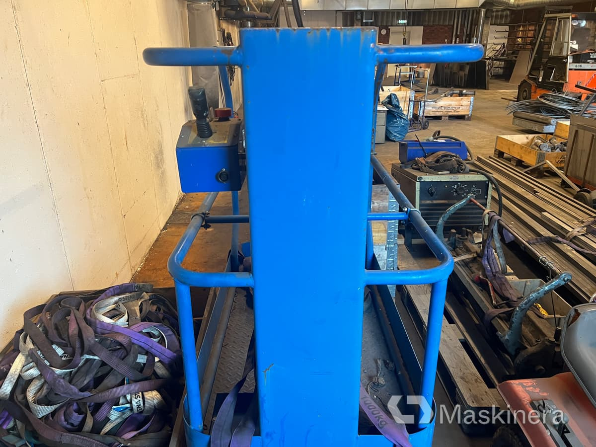 Pelarlift UpRight TM12 - Vertical mast lift: picture 4 Pelarlift UpRight TM12 - Vertical mast lift: picture 4