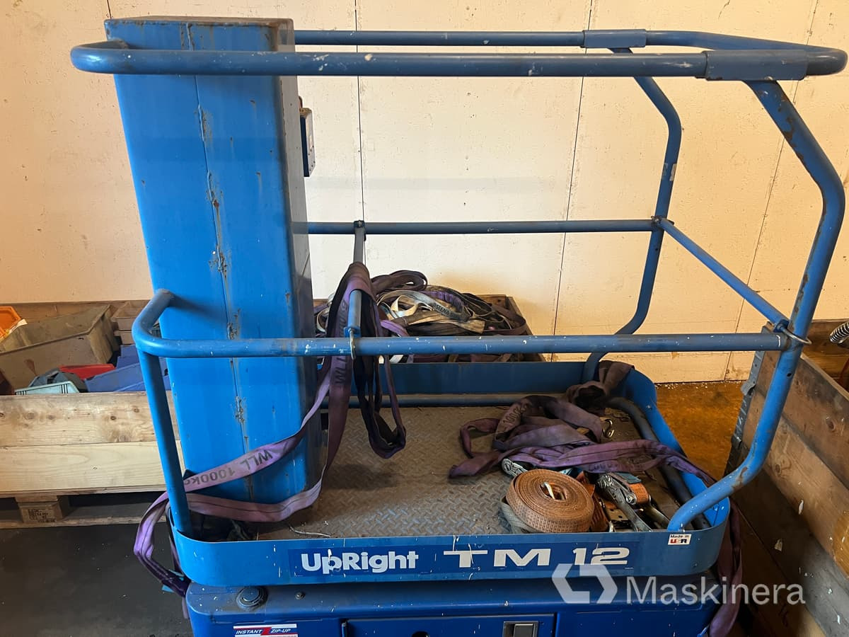 Pelarlift UpRight TM12 - Vertical mast lift: picture 3 Pelarlift UpRight TM12 - Vertical mast lift: picture 3