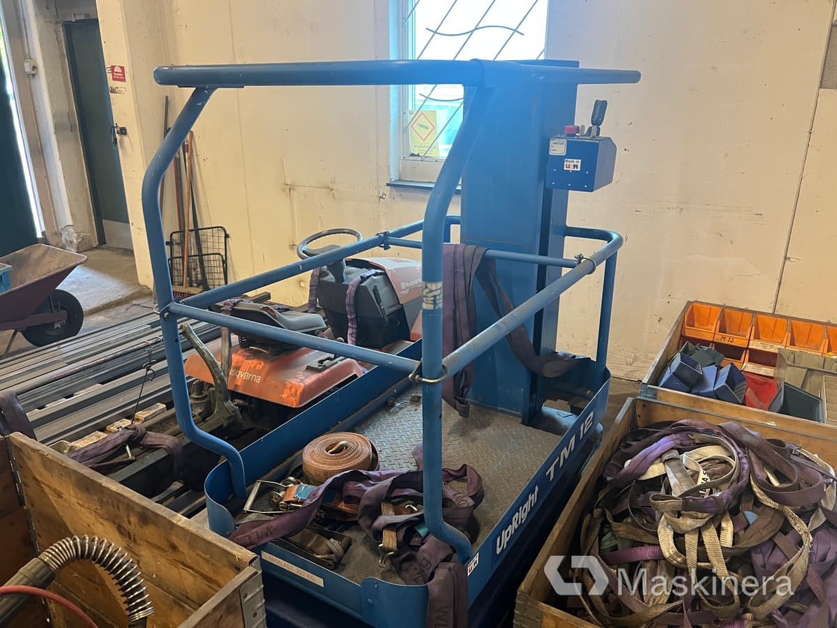 Pelarlift UpRight TM12 - Vertical mast lift: picture 2 Pelarlift UpRight TM12 - Vertical mast lift: picture 2