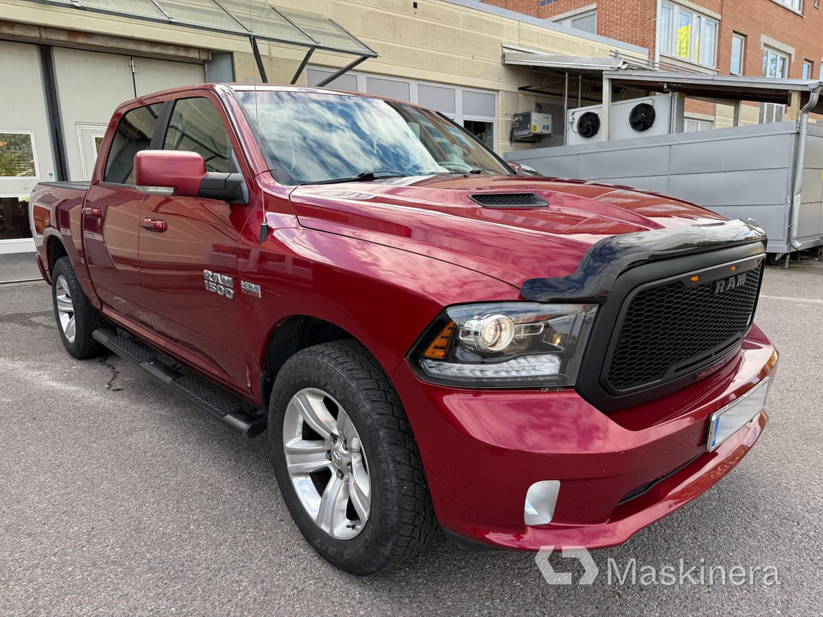 Pickup Dodge Ram 1500 Crew Cab 5.7L V8 HEMI - Small van: picture 3 Pickup Dodge Ram 1500 Crew Cab 5.7L V8 HEMI - Small van: picture 3