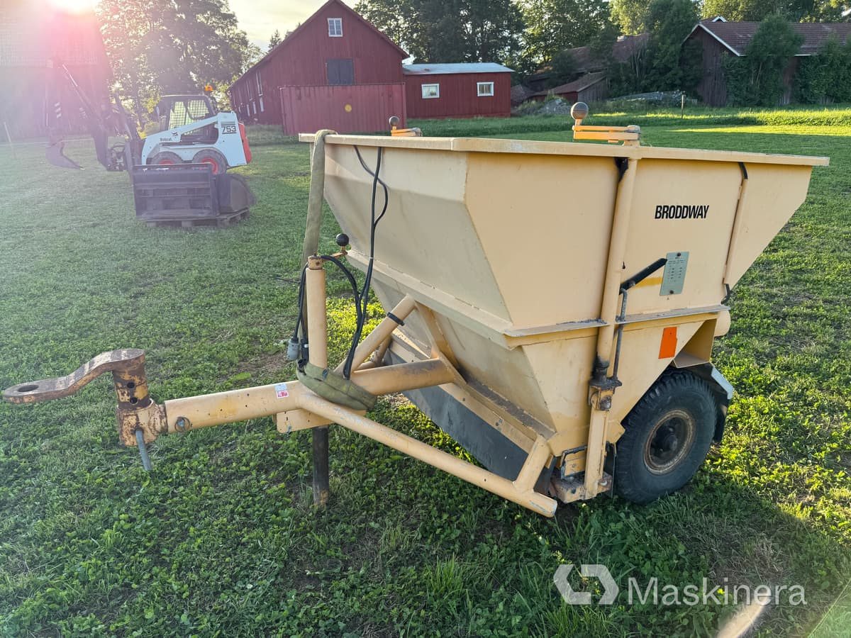 Sandspridare Broddway T12EU - Sand/ Salt spreader: picture 1 Sandspridare Broddway T12EU - Sand/ Salt spreader: picture 1