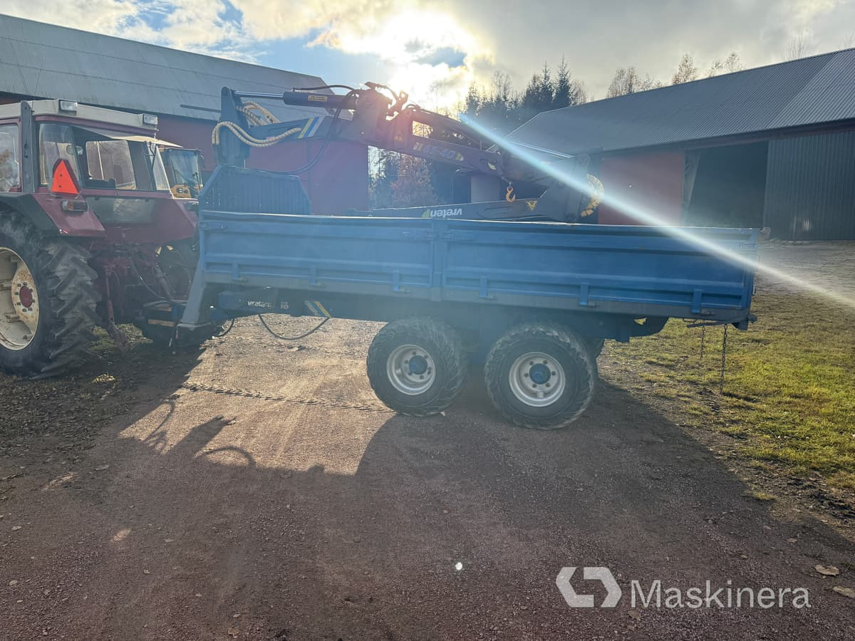 Traktor International 956 AXL med skogsvagn och kran - Farm tractor: picture 5 Traktor International 956 AXL med skogsvagn och kran - Farm tractor: picture 5