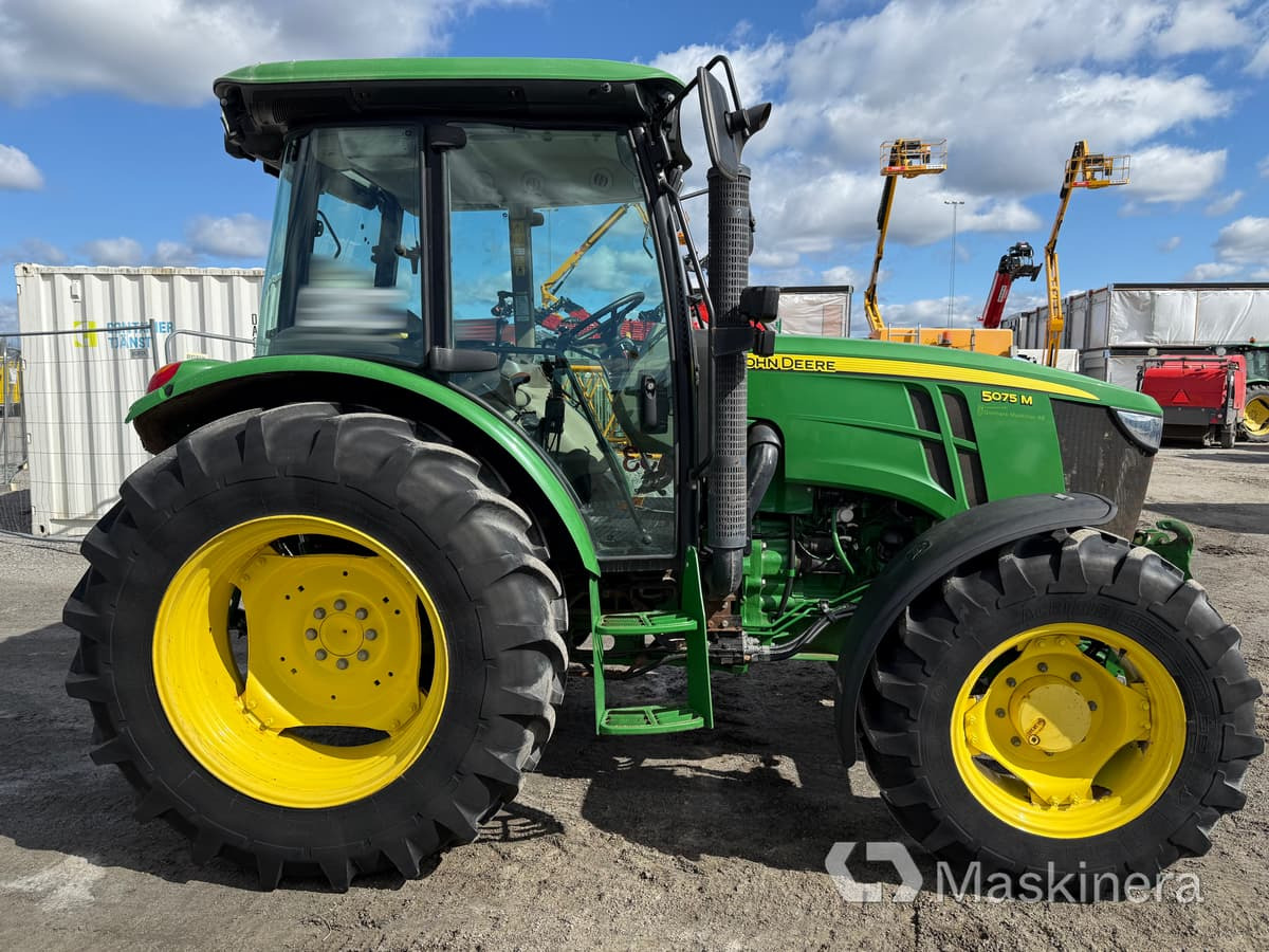 Traktor John Deere 5075M med snöutrustning - Farm tractor: picture 4 Traktor John Deere 5075M med snöutrustning - Farm tractor: picture 4