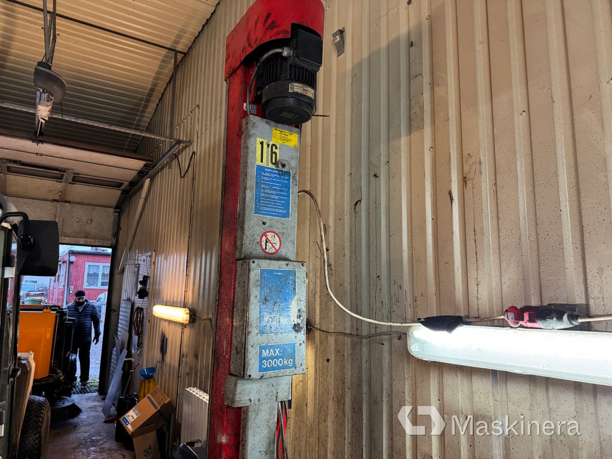 Tvåpelarlyft Intertech A/S HH231 - Workshop equipment: picture 5 Tvåpelarlyft Intertech A/S HH231 - Workshop equipment: picture 5