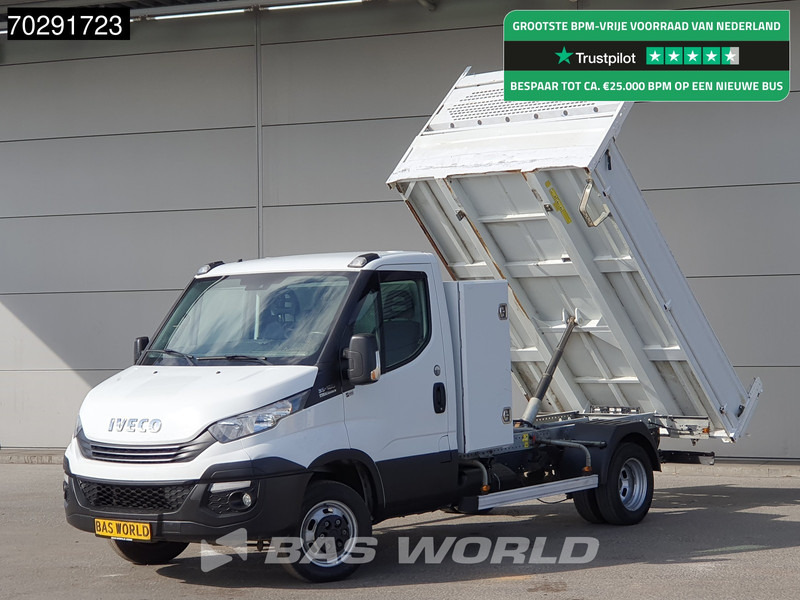 Iveco Daily 35C18 3.0L Automaat Open Laadbak met Kist Dubbellucht 3,5t Trekhaak Airco Euro6 Pritsche Pickup Open Box 2m3 Airco Trekhaak Crui - Flatbed van: picture 1 Iveco Daily 35C18 3.0L Automaat Open Laadbak met Kist Dubbellucht 3,5t Trekhaak Airco Euro6 Pritsche Pickup Open Box 2m3 Airco Trekhaak Crui - Flatbed van: picture 1