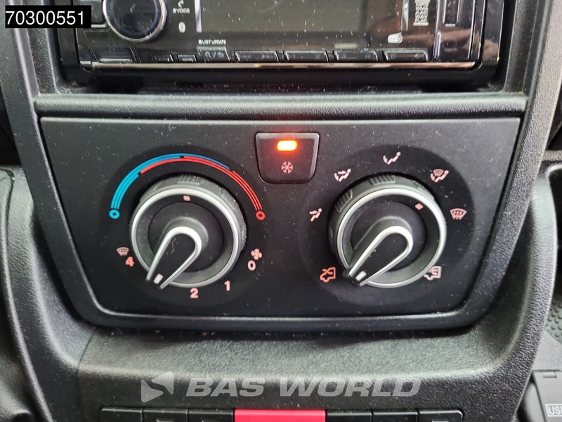 Box van Opel Movano 140PK Laadklep Bakwagen Airco Cruise Camera Euro6 Meubelbak Koffer Airco Cruise control: picture 13 Box van Opel Movano 140PK Laadklep Bakwagen Airco Cruise Camera Euro6 Meubelbak Koffer Airco Cruise control: picture 13