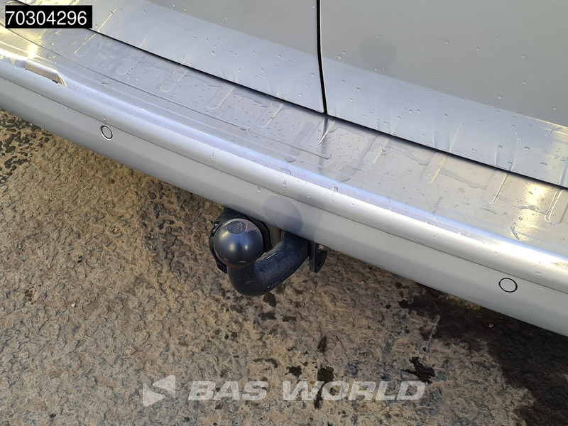 Small van Volkswagen Transporter 110PK L2H1 Trekhaak Airco Cruise Parkeersensoren Euro6 L2 Airco Trekhaak Cruise control: picture 9 Small van Volkswagen Transporter 110PK L2H1 Trekhaak Airco Cruise Parkeersensoren Euro6 L2 Airco Trekhaak Cruise control: picture 9