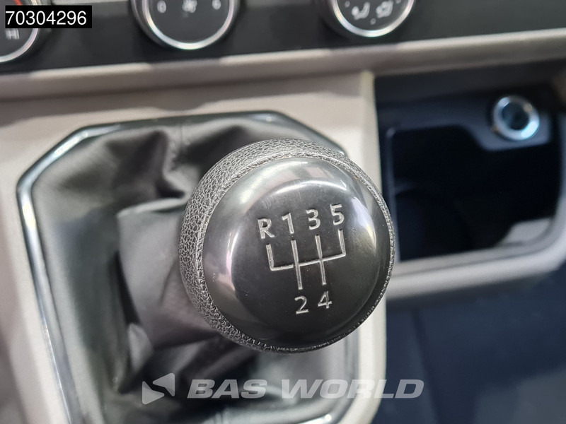 Small van Volkswagen Transporter 110PK L2H1 Trekhaak Airco Cruise Parkeersensoren Euro6 L2 Airco Trekhaak Cruise control: picture 16 Small van Volkswagen Transporter 110PK L2H1 Trekhaak Airco Cruise Parkeersensoren Euro6 L2 Airco Trekhaak Cruise control: picture 16