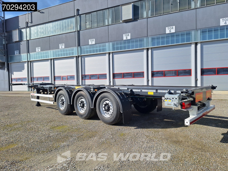 Kässbohrer K.SHG S / 40 - 12 / 27 EU 3 axles Front – Middle – Rear Extendable Container Chassis - Curtainsider semi-trailer: picture 2 Kässbohrer K.SHG S / 40 - 12 / 27 EU 3 axles Front – Middle – Rear Extendable Container Chassis - Curtainsider semi-trailer: picture 2