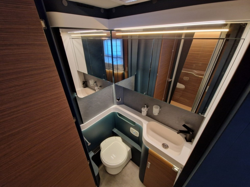 New Semi-integrated motorhome Laika Kreos 5009 L: picture 20 New Semi-integrated motorhome Laika Kreos 5009 L: picture 20