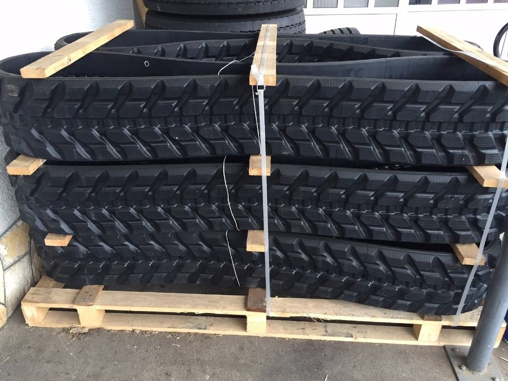 Bridgestone Rubber Tracks - Track for Construction machinery: picture 3 Bridgestone Rubber Tracks - Track for Construction machinery: picture 3