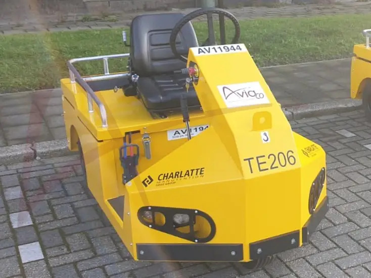 CHARLATTE TE 206 - Baggage tractor: picture 1 CHARLATTE TE 206 - Baggage tractor: picture 1