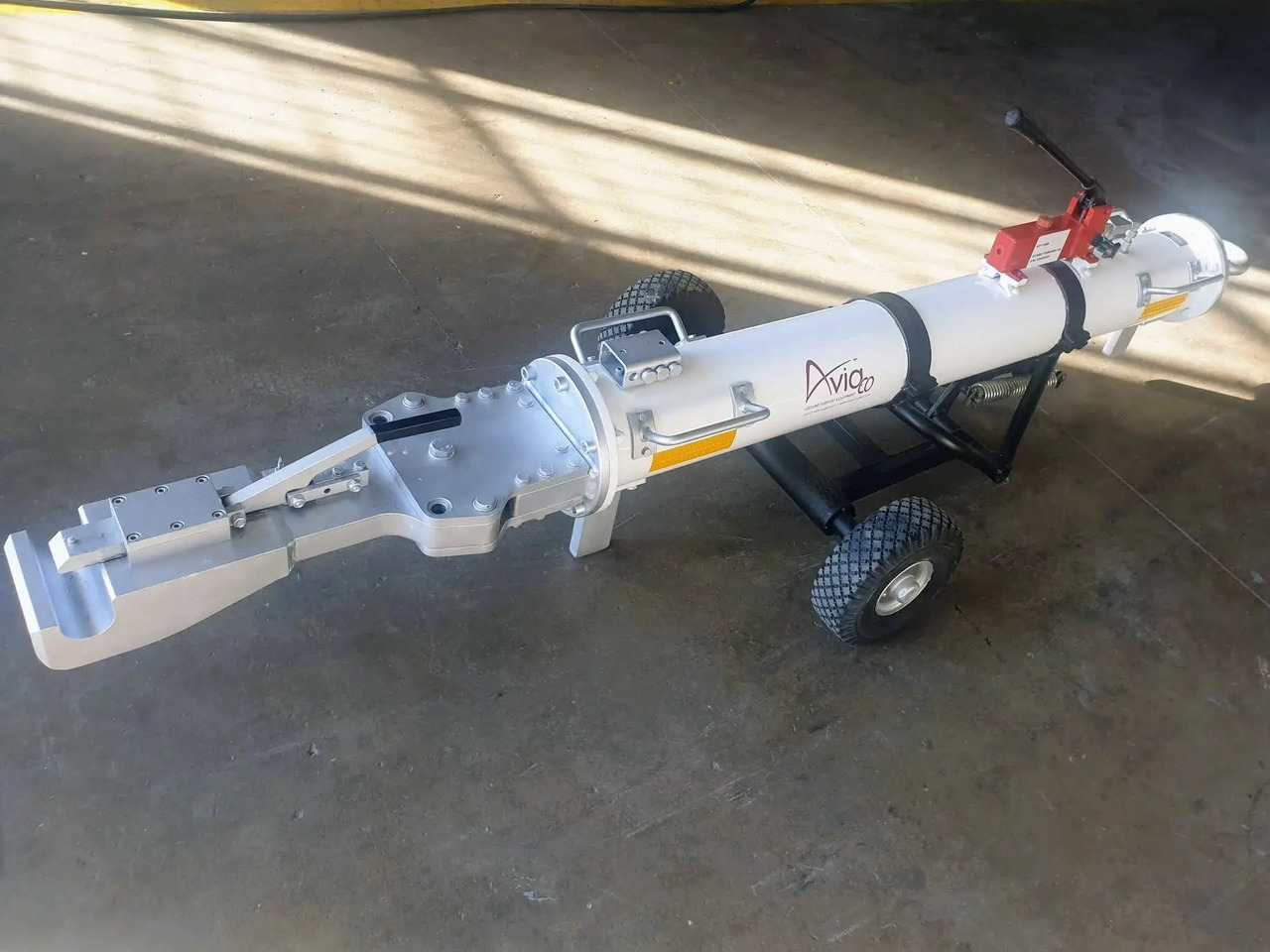 HYDRO TOWUNIV-4S - Ground support equipment: picture 1 HYDRO TOWUNIV-4S - Ground support equipment: picture 1