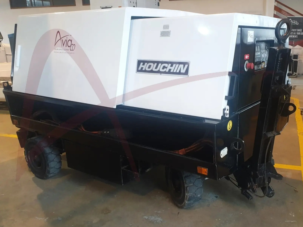 HOUCHIN 490-90 - Ground power unit: picture 3 HOUCHIN 490-90 - Ground power unit: picture 3