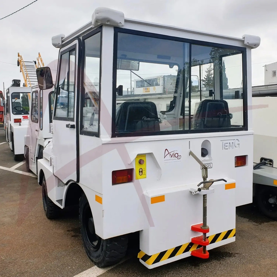 TEMG TG5001 - Baggage tractor: picture 3 TEMG TG5001 - Baggage tractor: picture 3