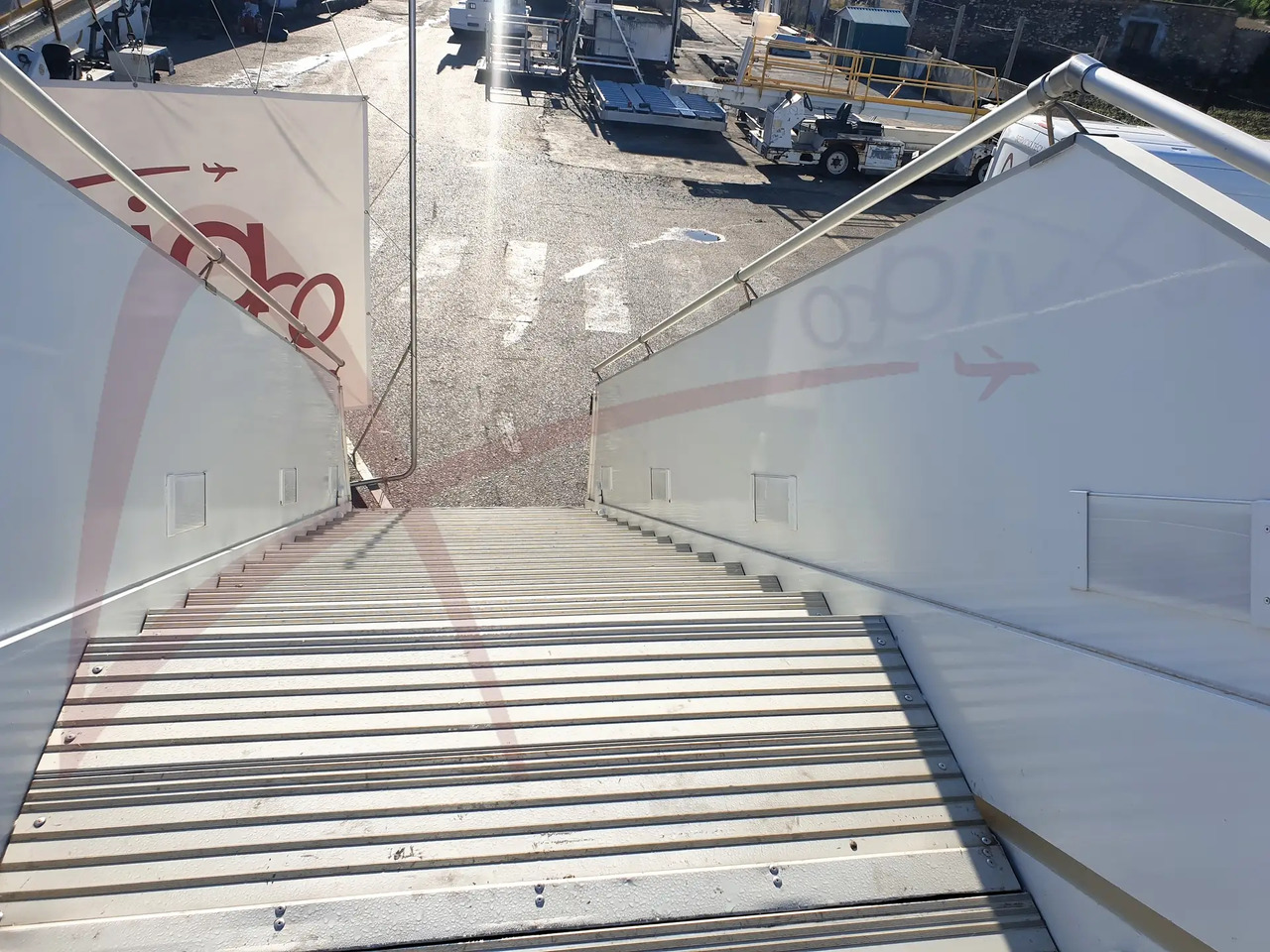 TLD ABS-580 - Passenger stairs: picture 4 TLD ABS-580 - Passenger stairs: picture 4