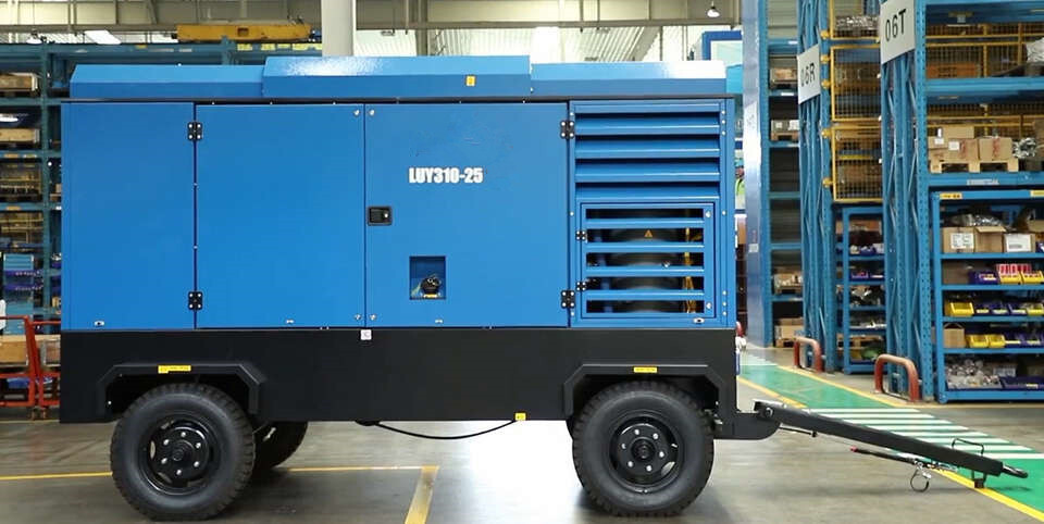 Liutech 310-25 1095CFM 25Bar Portable Screw Diesel - Air compressor: picture 4 Liutech 310-25 1095CFM 25Bar Portable Screw Diesel - Air compressor: picture 4