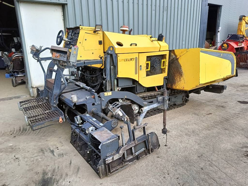 Bomag BF 223 C asfalteermachine asphalt paver dynamo - Asphalt paver: picture 1 Bomag BF 223 C asfalteermachine asphalt paver dynamo - Asphalt paver: picture 1