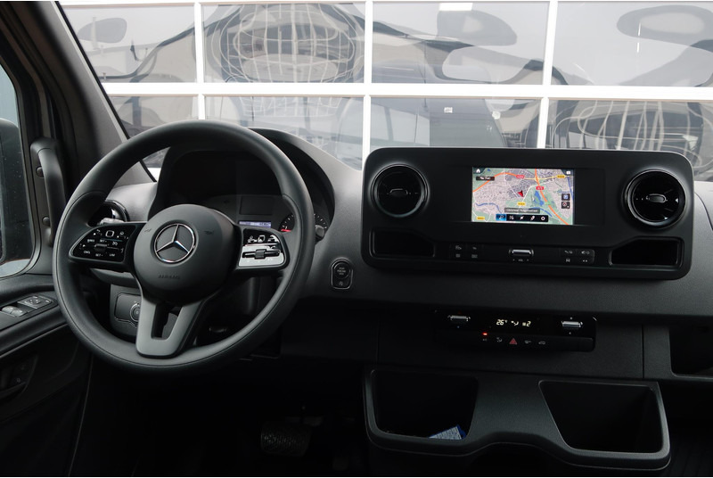 Mercedes-Benz Sprinter 519 CDI L2H2 4X4 AUT/ 2X DEUR/ 3,5T/ MBUX/ CAMERA/ ETC. - Panel van: picture 5 Mercedes-Benz Sprinter 519 CDI L2H2 4X4 AUT/ 2X DEUR/ 3,5T/ MBUX/ CAMERA/ ETC. - Panel van: picture 5