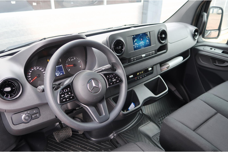 Mercedes-Benz Sprinter 519 CDI L2H2 4X4 AUT/ 2X DEUR/ 3,5T/ MBUX/ CAMERA/ ETC. - Panel van: picture 2 Mercedes-Benz Sprinter 519 CDI L2H2 4X4 AUT/ 2X DEUR/ 3,5T/ MBUX/ CAMERA/ ETC. - Panel van: picture 2