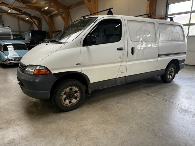 Car TOYOTA Hiace 2.5TD Kasten lang 4WD 4x4: picture 1