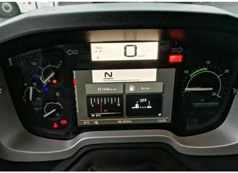 Tractor unit Renault T520 Sleep cab | Leasing: picture 10