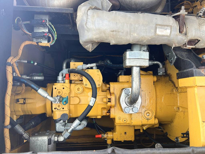 Waste/ Industry handler for transportation of garbage Cat MH 3022    2015    CE: picture 13