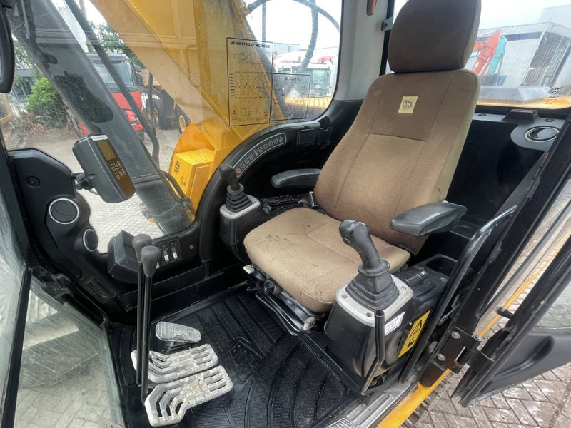 Crawler excavator JCB JS 220 N LC 2012 CE: picture 12