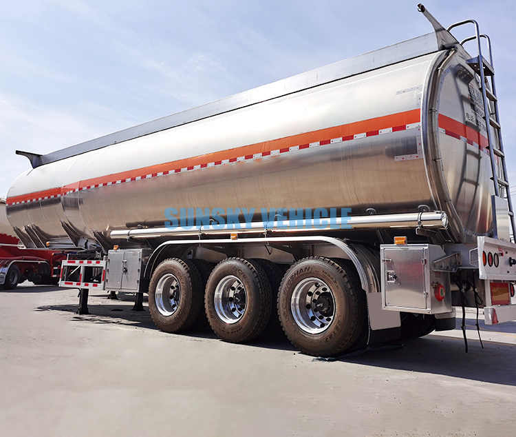 SUNSKY Fuel Tank Trailer - Tank semi-trailer: picture 5 SUNSKY Fuel Tank Trailer - Tank semi-trailer: picture 5
